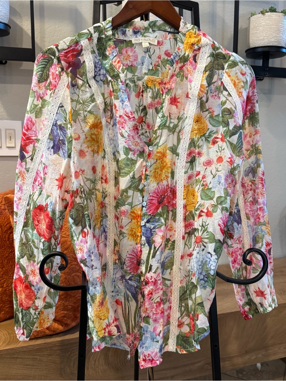 fig and flower Multicolor Floral Lace-Trim Button-Down Blouse